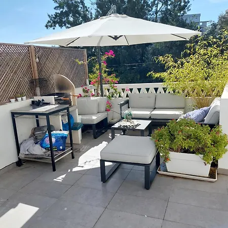 Charm House Apartment *