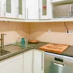 아파트 Charm House